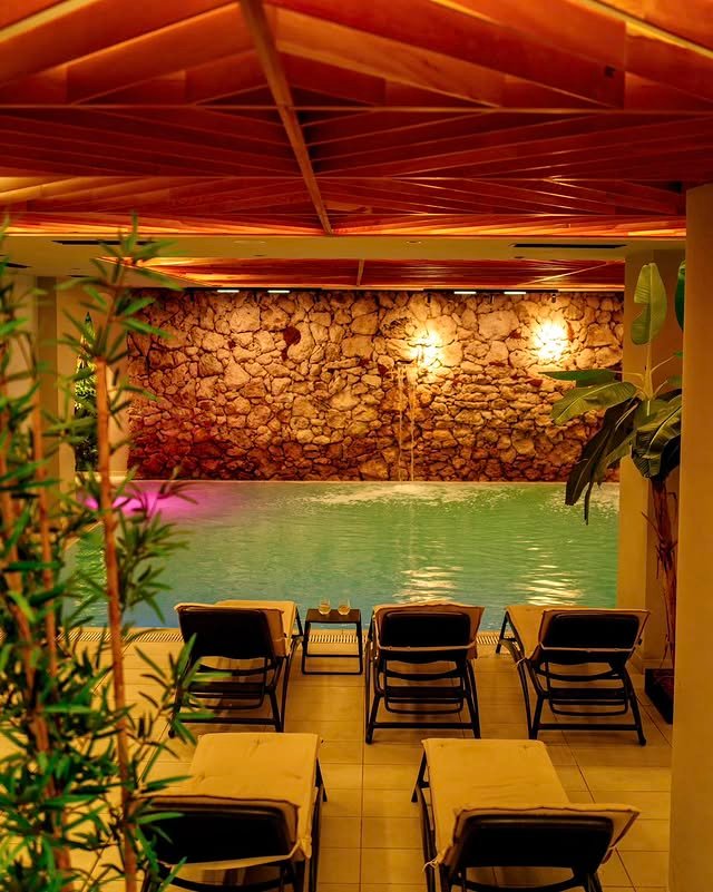 Bonita Classic Hotel & Spa - Spa Indoor Pool in Golem, Albania