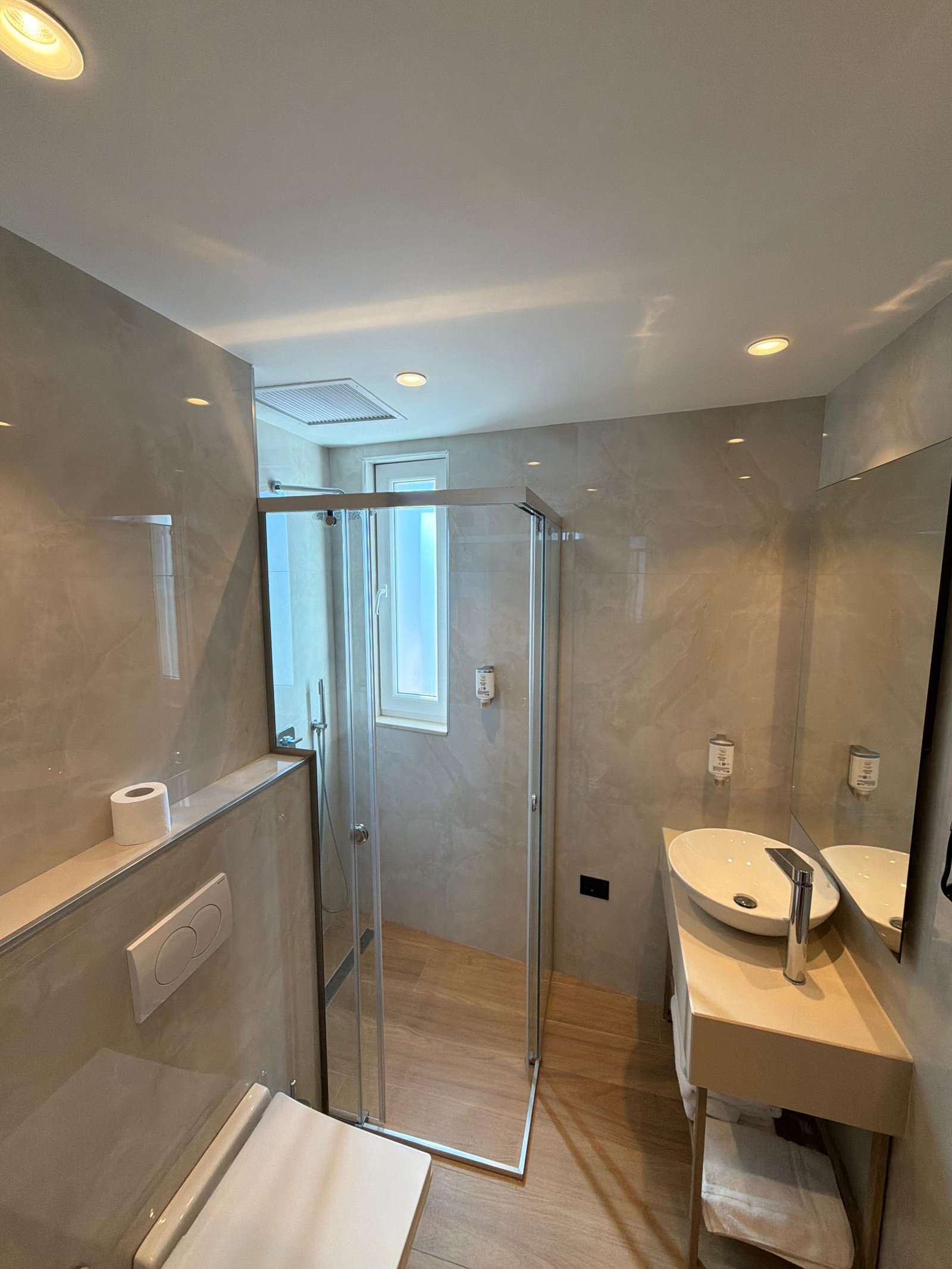 Dhom├½ Junior Presidenciale (1/5) - Bonita Luxury Resort & Spa in Golem, Albania